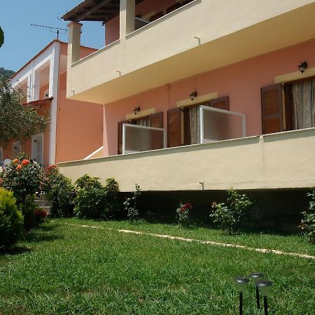 Roza'S Home And Studios Benitses  Zewnętrze zdjęcie