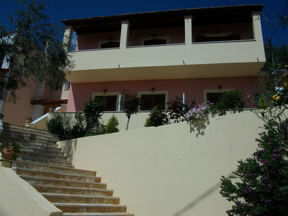 Roza'S Home And Studios Benitses  Zewnętrze zdjęcie